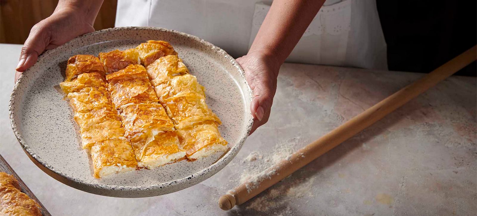 yiayia pies ΜΠΟΥΓΑΤΣΑ ΤΥΡΙ